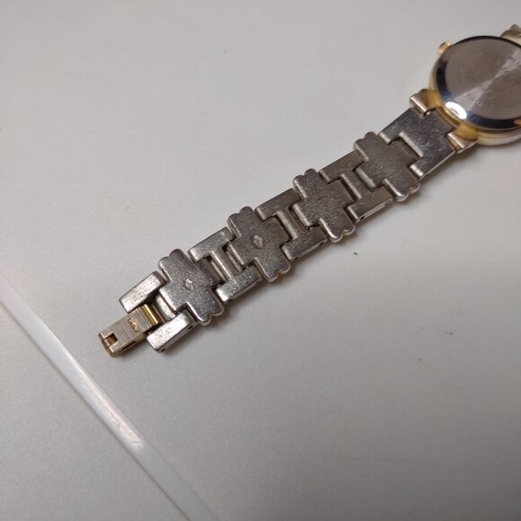 6.5 Inch Silver Tone Metal Gruen Watch With White Dial - Picture 7 of 13